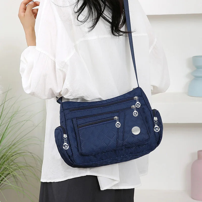 Bandolera de Nylon Multicompartimento con Correa Ajustable