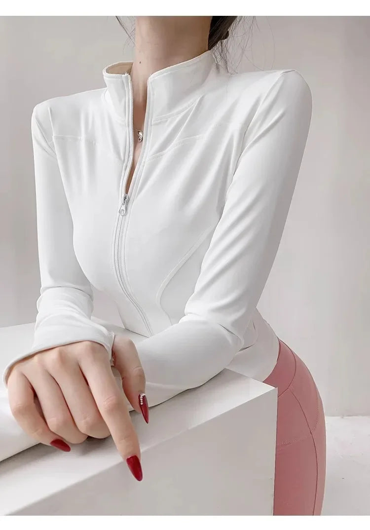 Campera Deportiva Mujer Slim Fit con Cierre y Secado Rápido