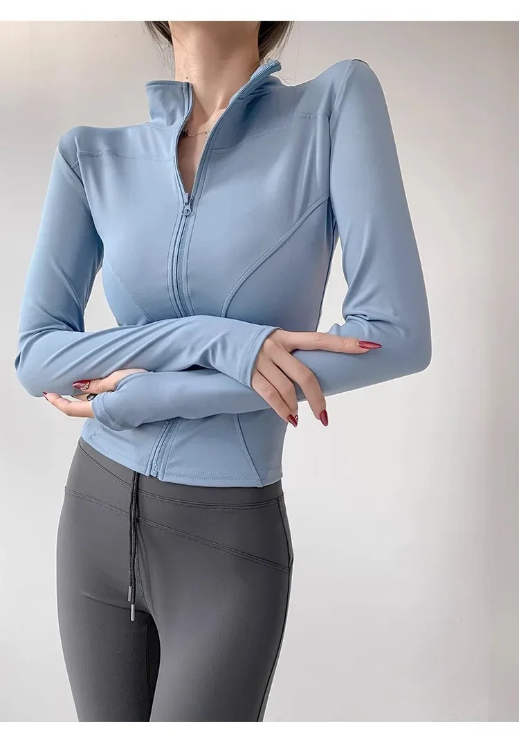 Campera Deportiva Mujer Slim Fit con Cierre y Secado Rápido